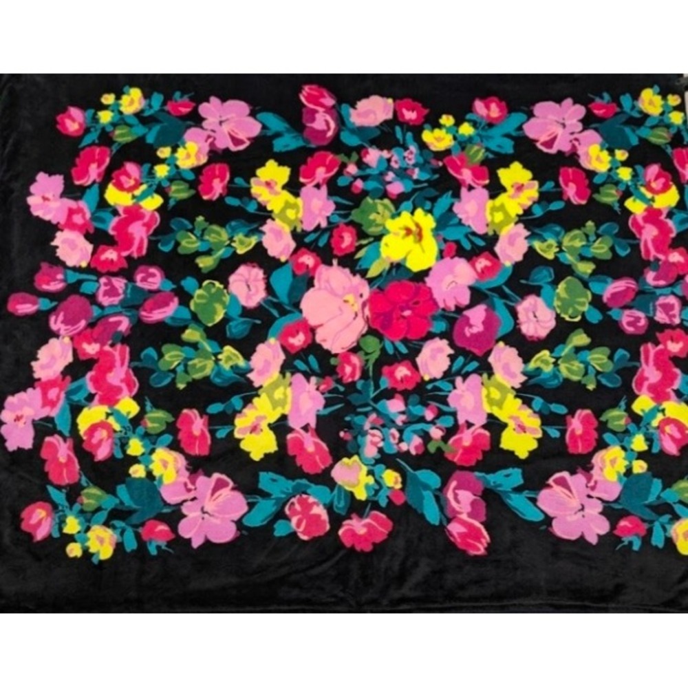 Vera Bradley plush throw blanket, Perennials Noir black floral fleece 50x80